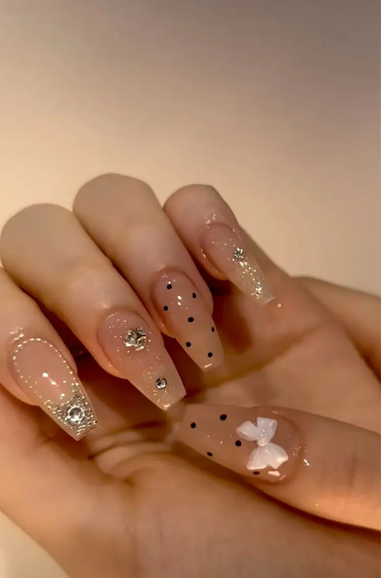 ネイル ドット 持ち込み リボン BabyYouMi nailのネイルデザイン