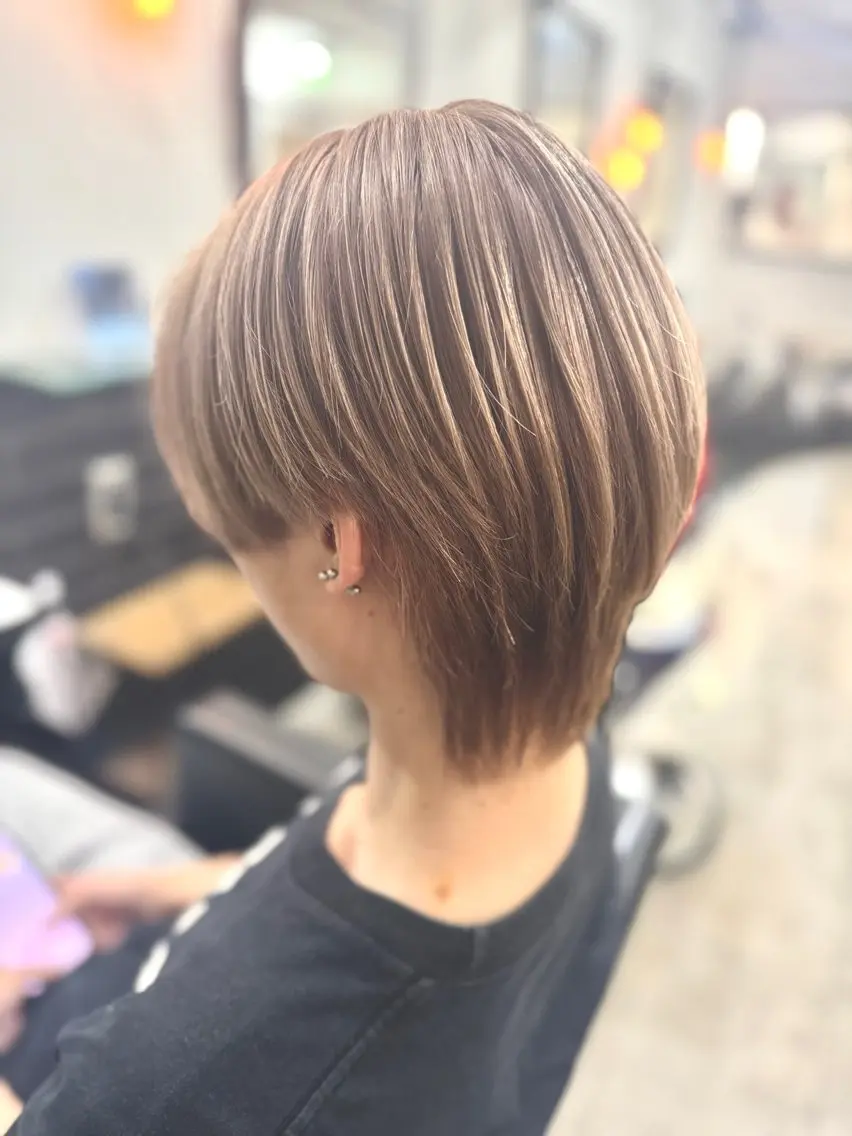 カラー メンズ メンズウルフカット ベージュカラー ミルクティーベージュ ウルフカット カット ヘアカラー 👾メンズカット 近藤あやか👾のヘアスタイル