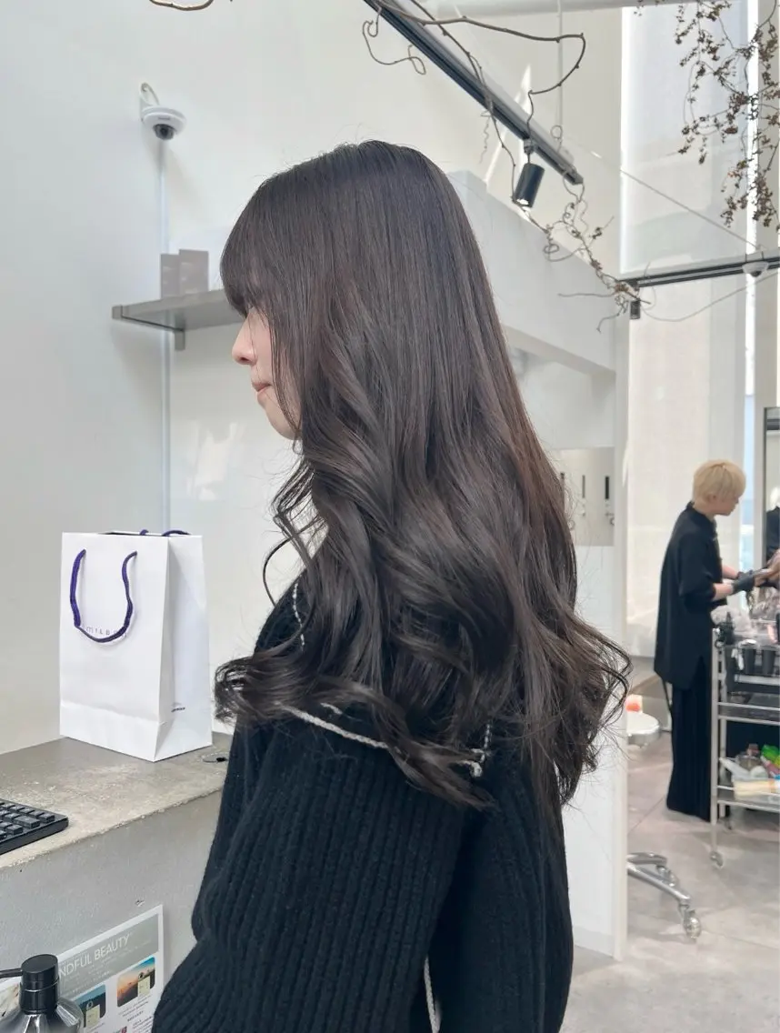 ロング カラー イルミナカラー カット ヘアカラー トリートメント CHERIEブリーチ ダブルカラー 天神のヘアスタイル