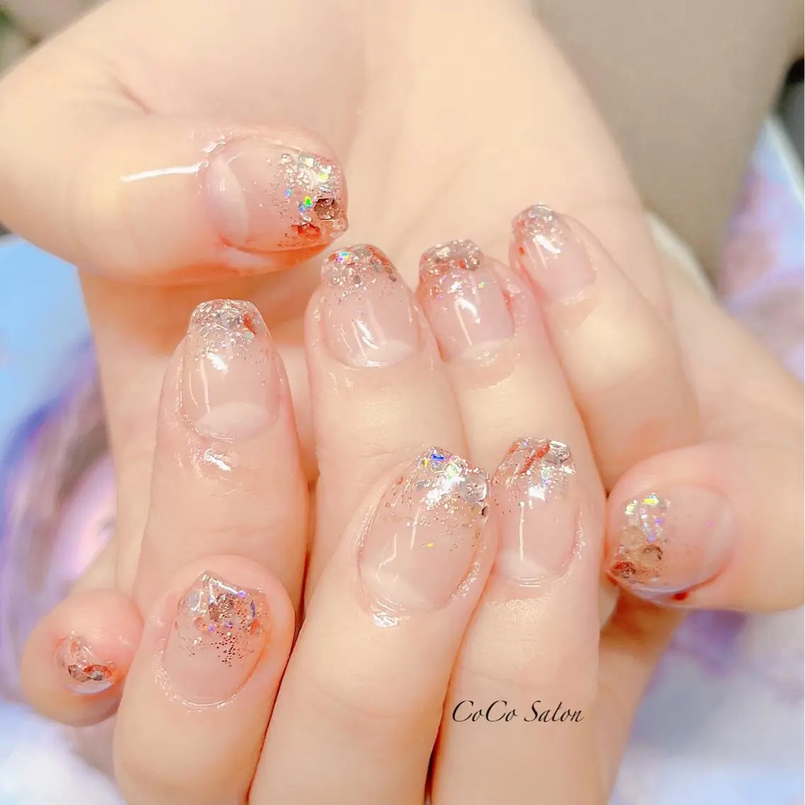 ネイル 長さ出し ジェルネイル ゴールド グラデーション ホログラムネイル ハンドネイル CoCoSalon ネイル/まつ毛予約のネイルデザイン