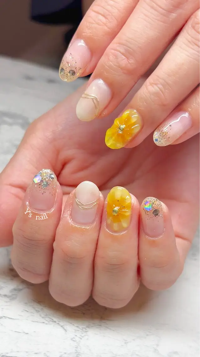 ネイル フラワーネイル 夏ネイル 手書きが得意🖌️ Y’s  nailのネイルデザイン