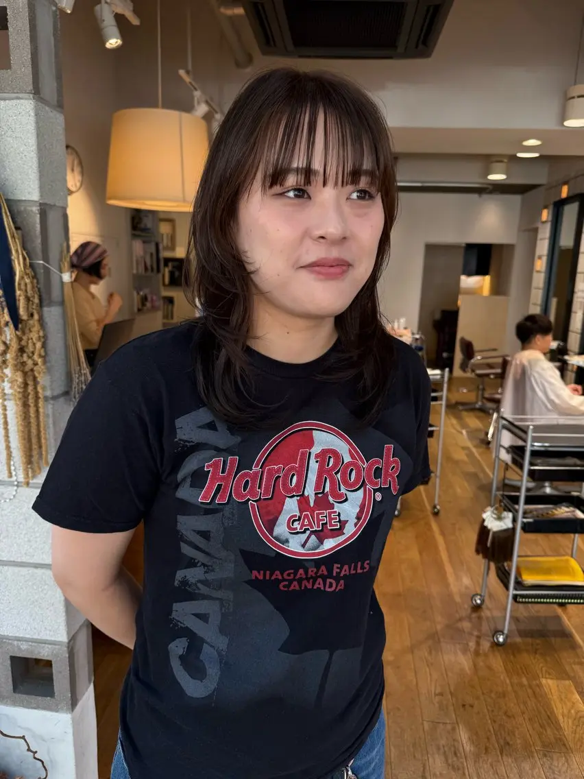 ミディアム レイヤーカット カット ヘアカラー トリートメント 松本  夏海のヘアスタイル
