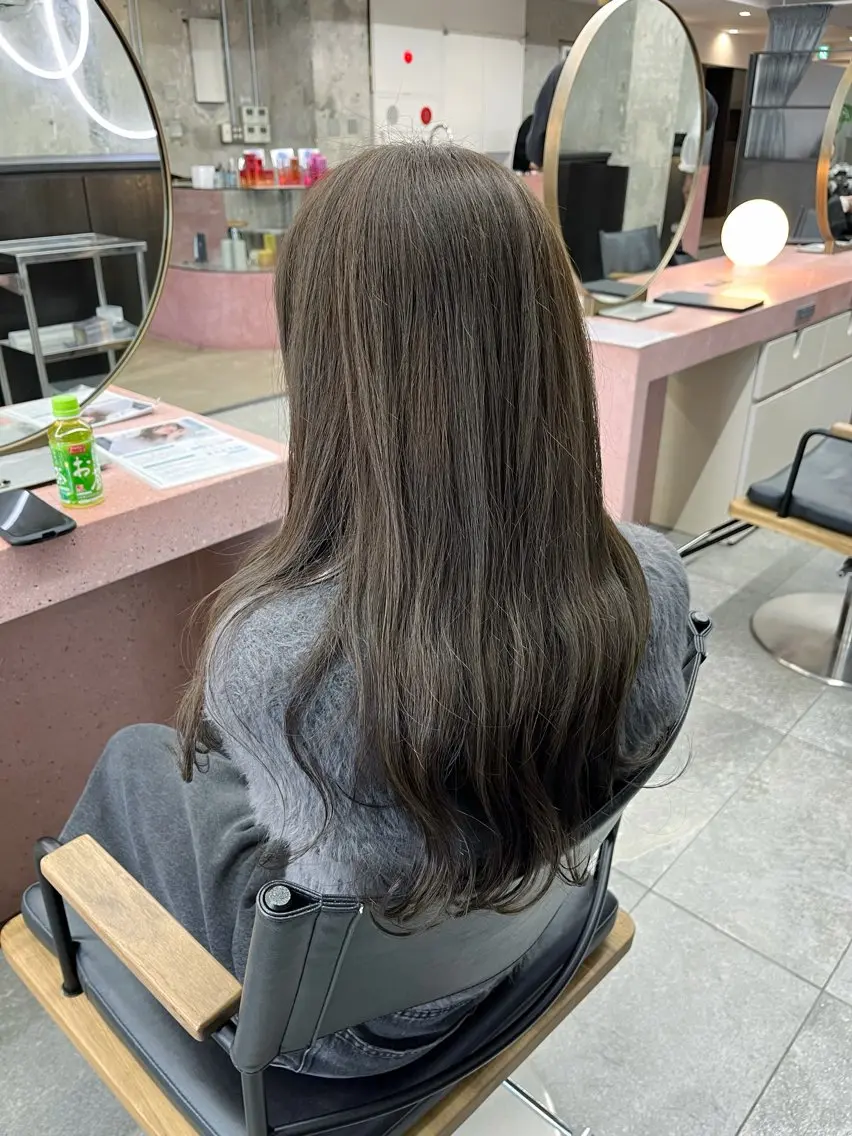 セミロング カラー ベージュカラー ブリーチ ブリーチなしカラー オリーブベージュ 小木曽智美 /ボブ/ショートのヘアスタイル