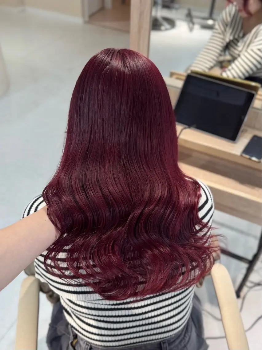 セミロング カラー レッドカラー ヘアカラー jupreÿ 𝒔𝒂𝒚𝒂🍓のヘアスタイル