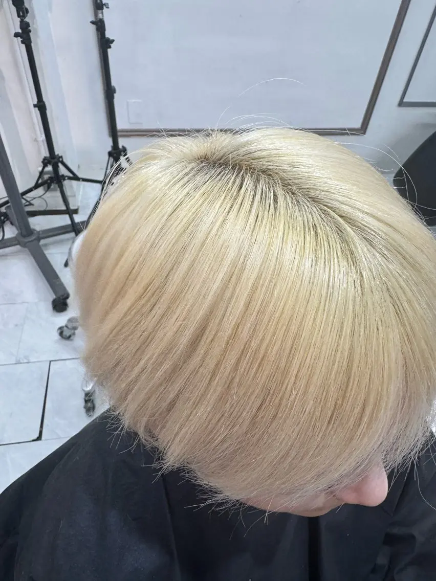 ショート カラー ブリーチ ブロンド ケアブリーチ 透明感カラー ダブルカラー ヘアカラー Lima/ハイトー ン/ブリーチ/心斎橋のヘアスタイル