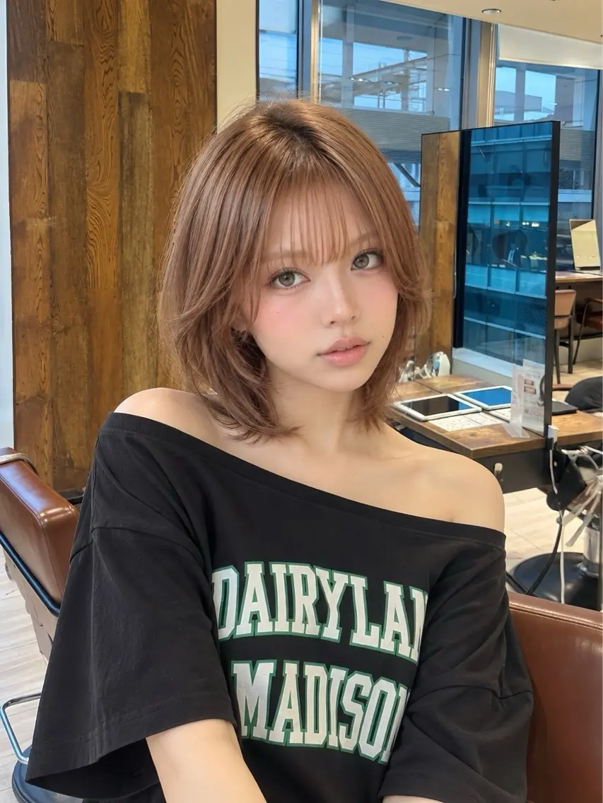 ミディアム カラー ミディアムレイヤー レイヤーカット カット ヘアカラー トリートメント SHION/銀座 まとまるカット🩵のヘアスタイル
