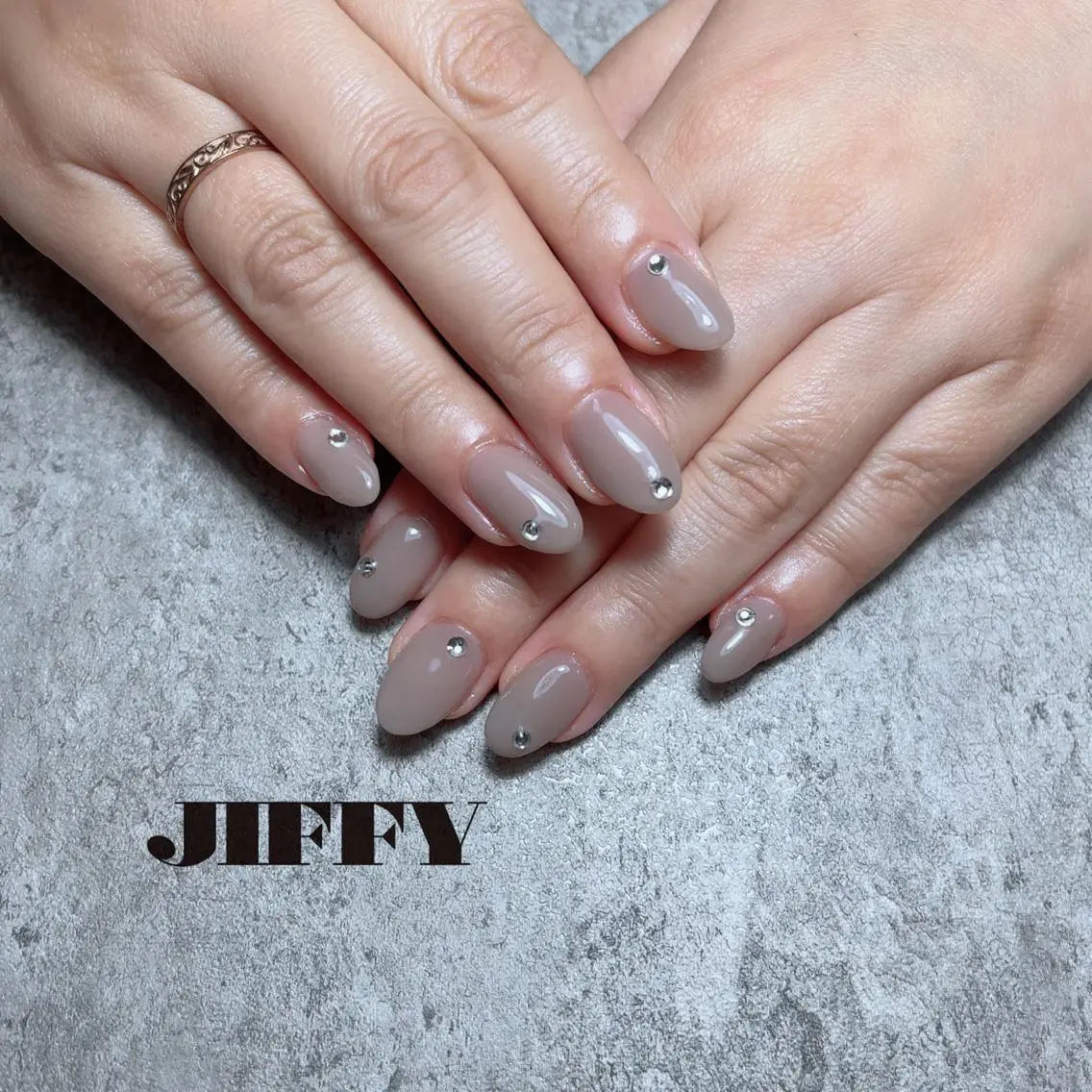 ネイル ストーンネイル JIFFY nailstudioのネイルデザイン