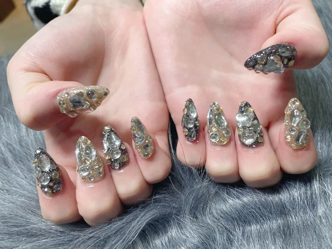 ミディアム ネイル ハンドネイル 《LB》ラブリエ Nail&eyeのマツエク・マツパデザイン
