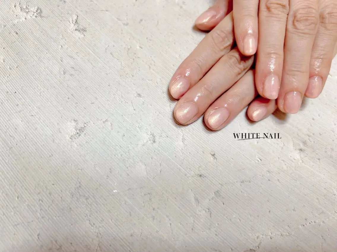 ネイル グラデーション ハンドネイル WHITE NAIL ホワイトネイルのネイルデザイン