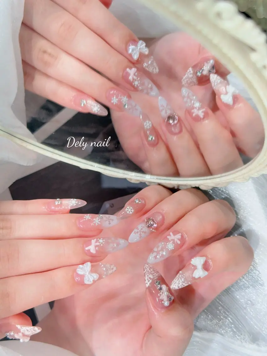 ネイル フレンチネイル ガラスフレンチ 韓国ネイル ニュアンスネイル ネイルチップ ハンドネイル Dely Nailのネイルデザイン