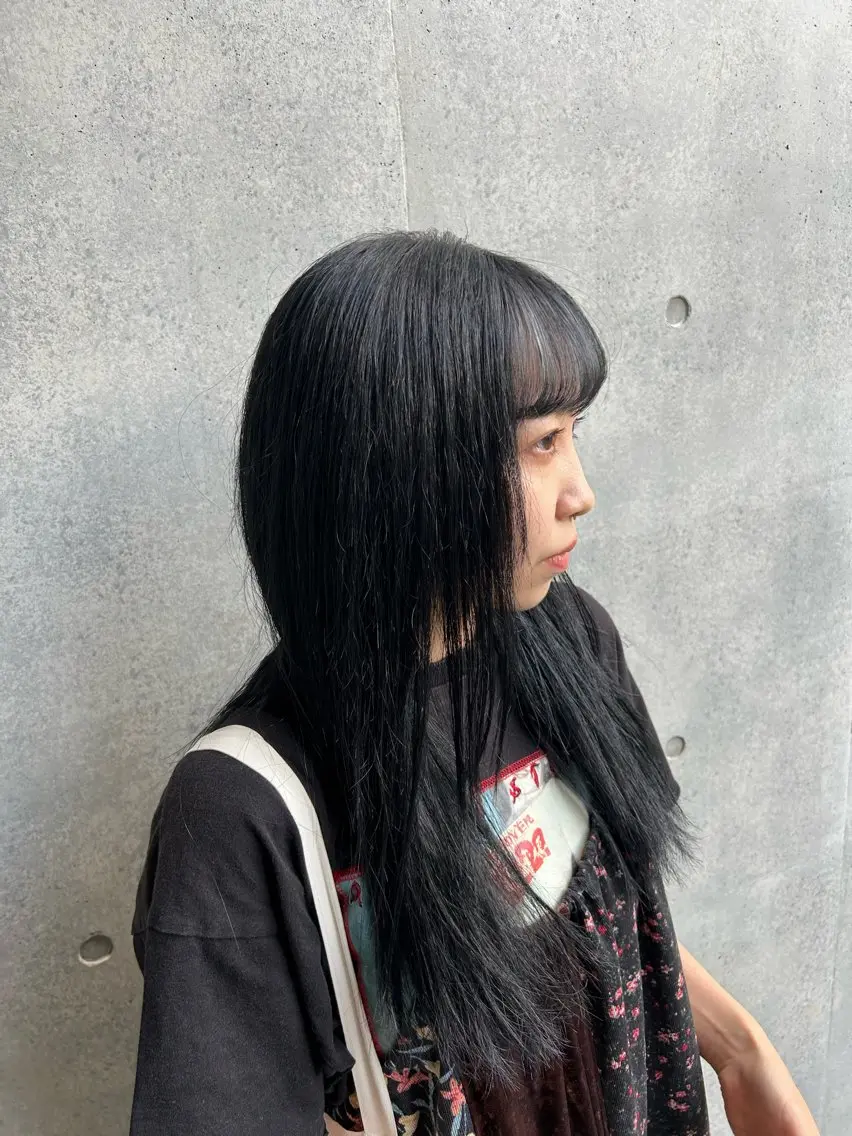 セミロング カラー 韓国レイヤー kira🌛のヘアスタイル