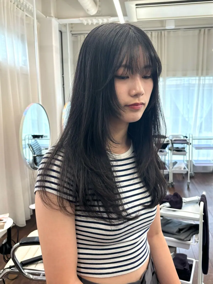 ロング 顔まわりレイヤー レイヤーカット カット トリートメント 韓国レイヤー/ヘア カラー🎀ayamiのヘアスタイル