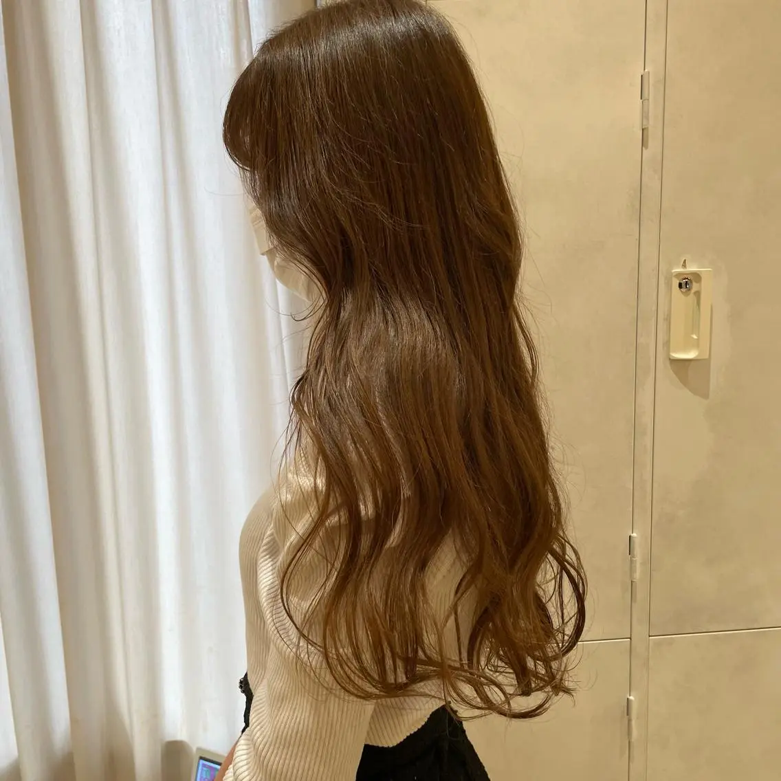 ロング ヘアカラー 原 朱莉のヘアスタイル