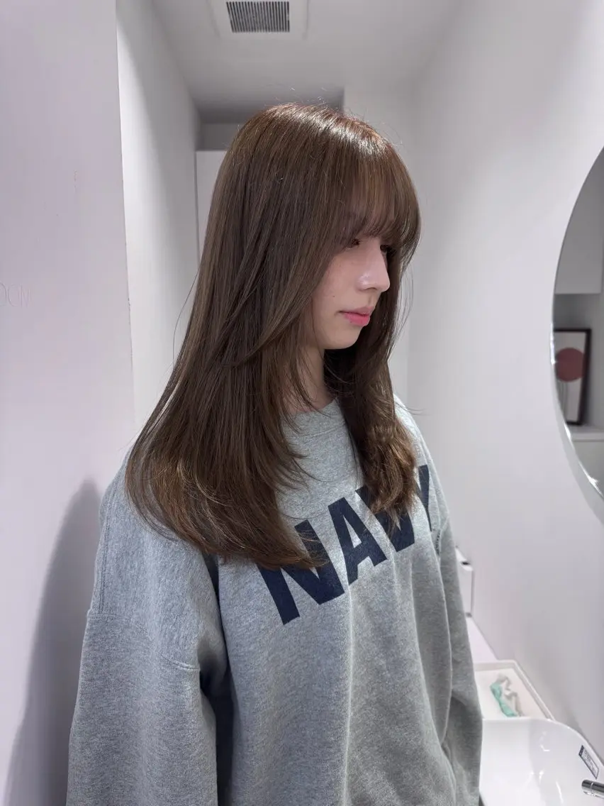 ロング カット ヘアカラー 透明感カラー🫧⌇ AO🫐🩵のヘアスタイル