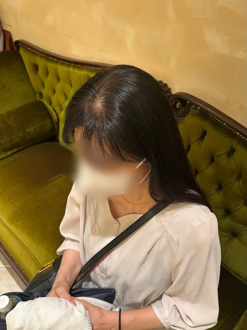 白髪染めリタッチ🩶《8000円相当トリートメント付✨》の写真