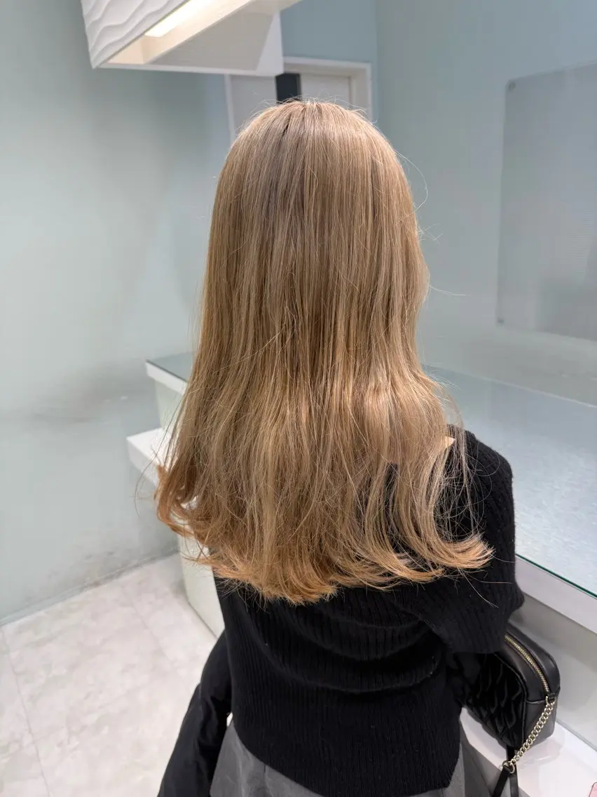 ロング カラー 中川 茜里のヘアスタイル