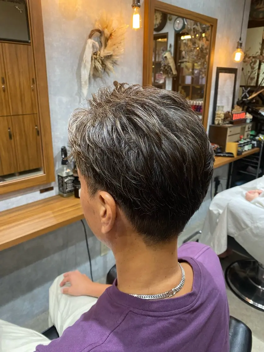 メンズ アップバング 刈り上げ 今枝莉菜 上品なツヤカラーのヘアスタイル