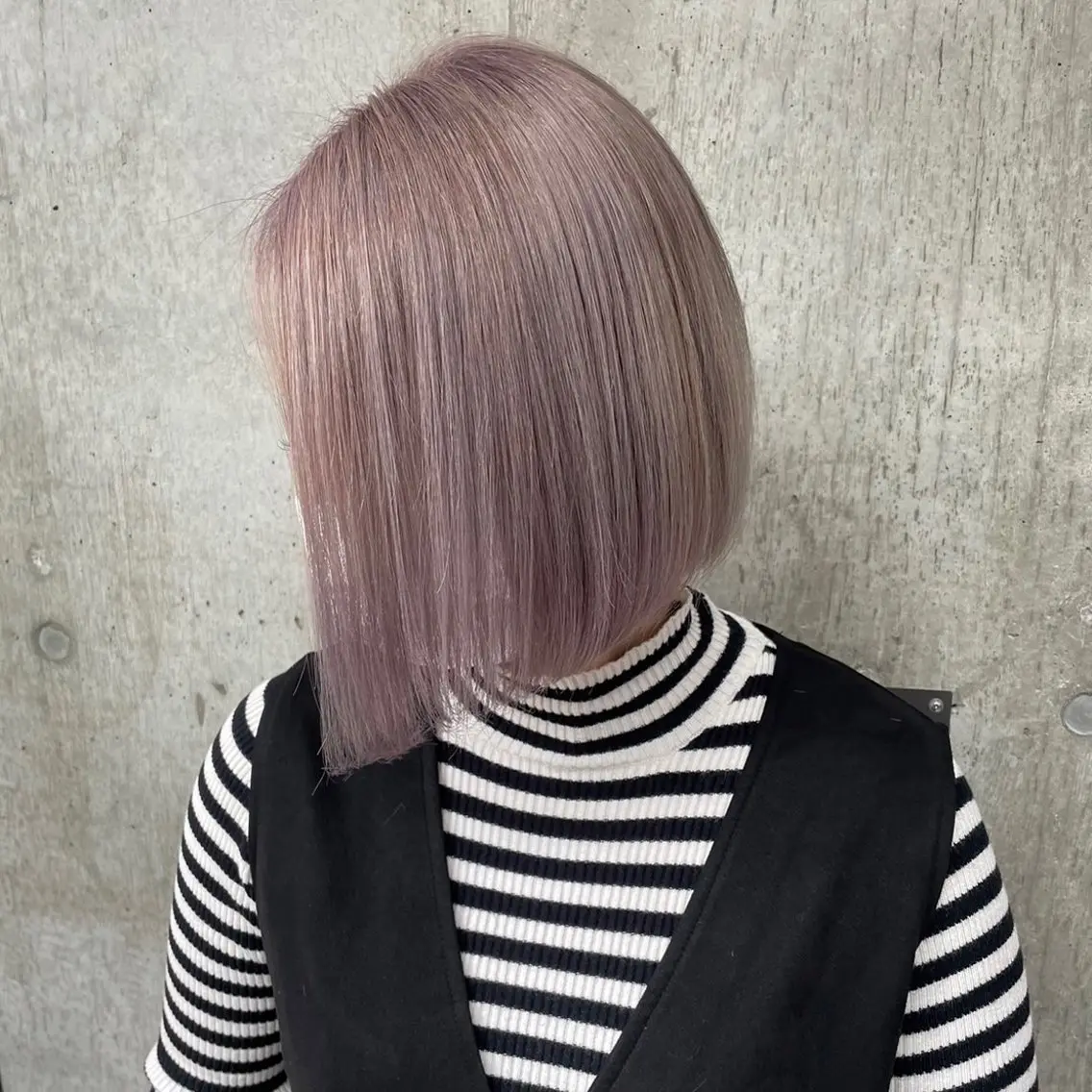 ミディアム 🫧ハイライトカラー 🫧 𝓜𝓘𝓤のヘアスタイル