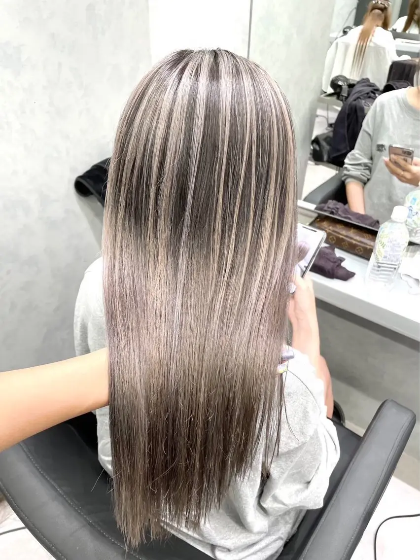 ロング カラー シールエクステ ブリーチ ケアブリーチ デザインカラー ダブルカラー 🦋韓国hair🦋 エクステ店長sakiのヘアスタイル