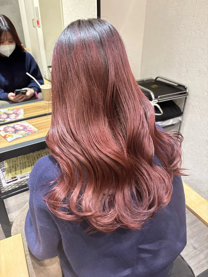 セミロング カラー ブリーチ cocotte宜喜 弘希のヘアスタイル