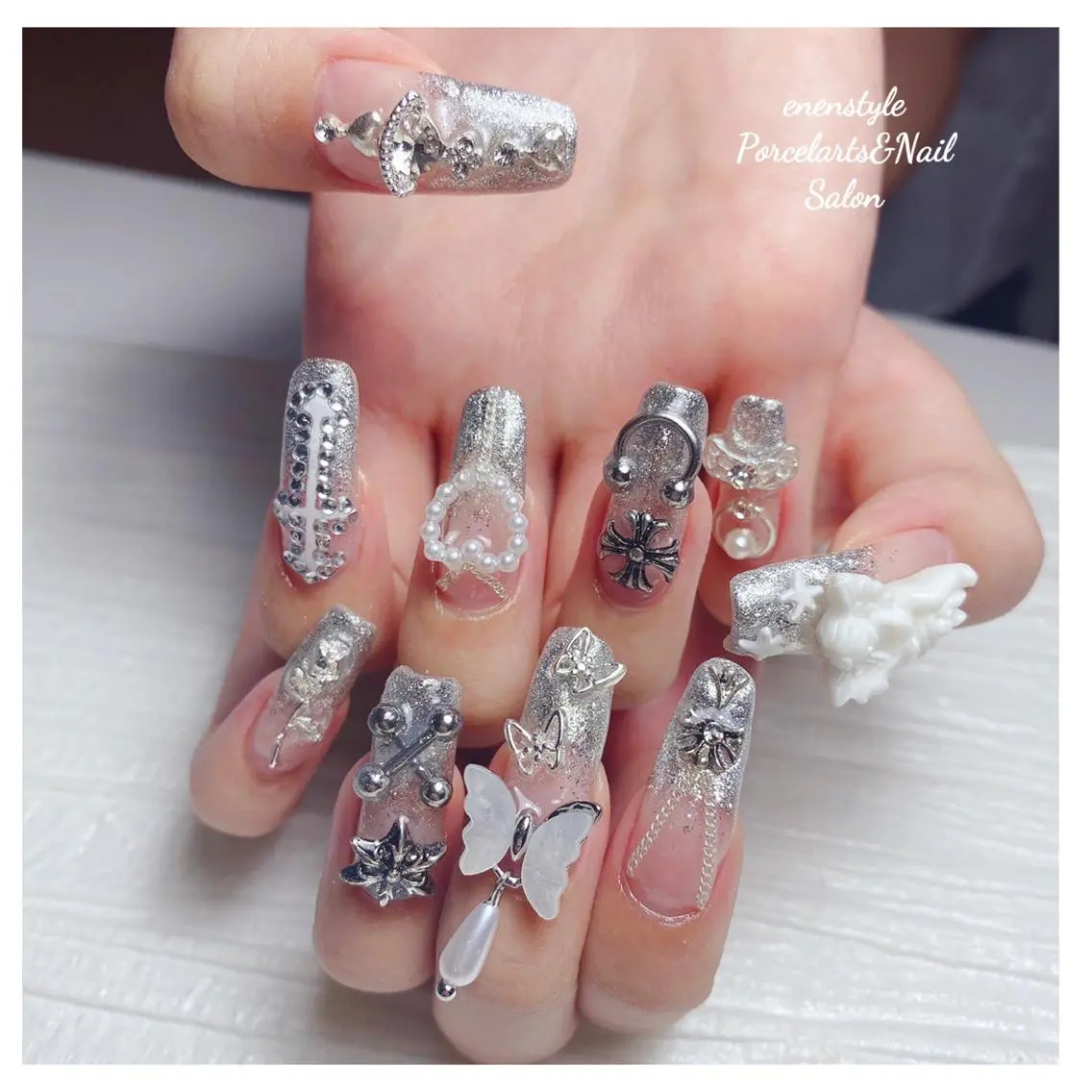 ミディアム ネイル 🐾enen style 🐾のネイルデザイン