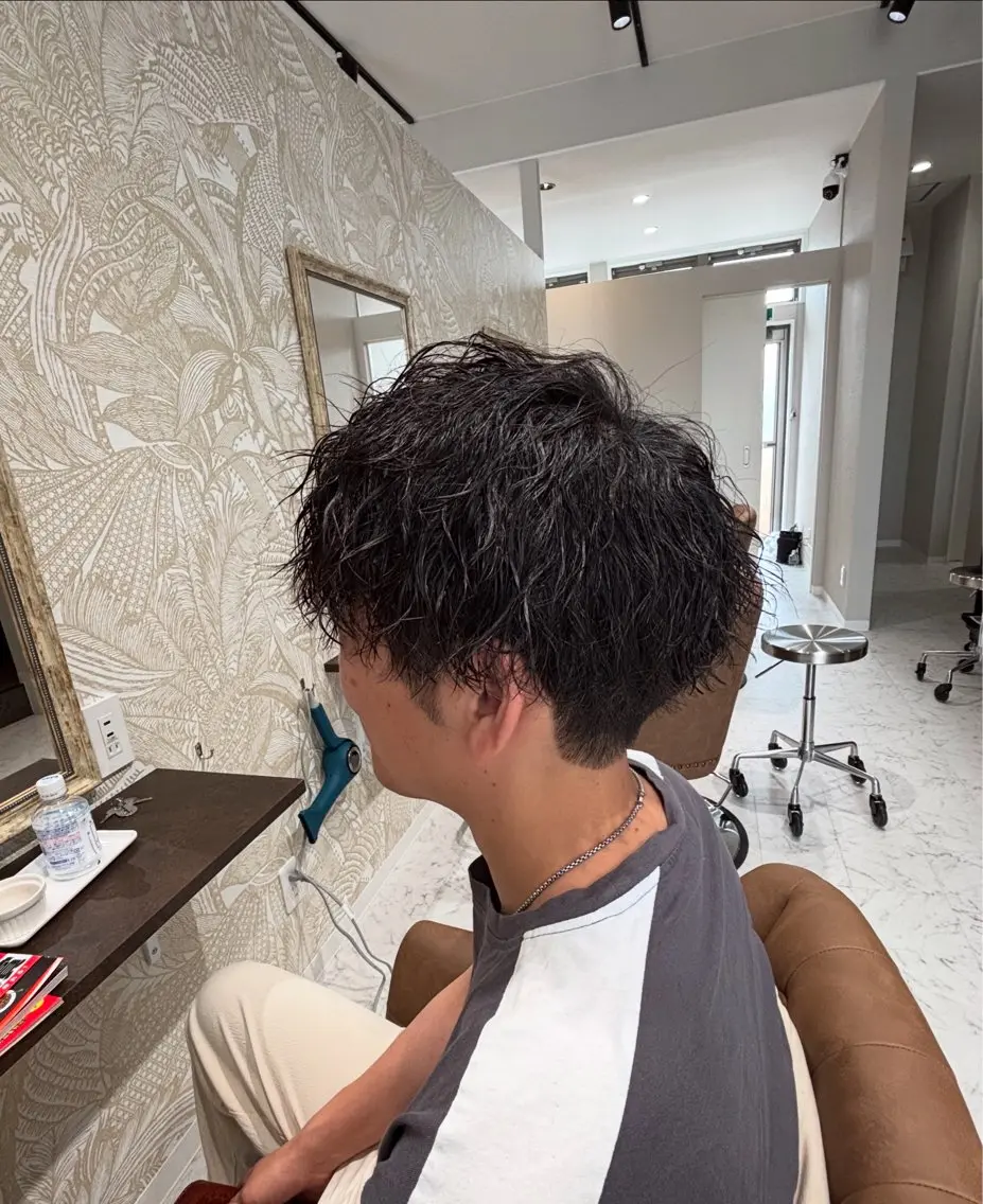 メンズ アップバング メンズブリーチ センターパート フェードカット メンズ韓国風 カット パーマ 罍旬太郎 💈メンズ特化💈のヘアスタイル