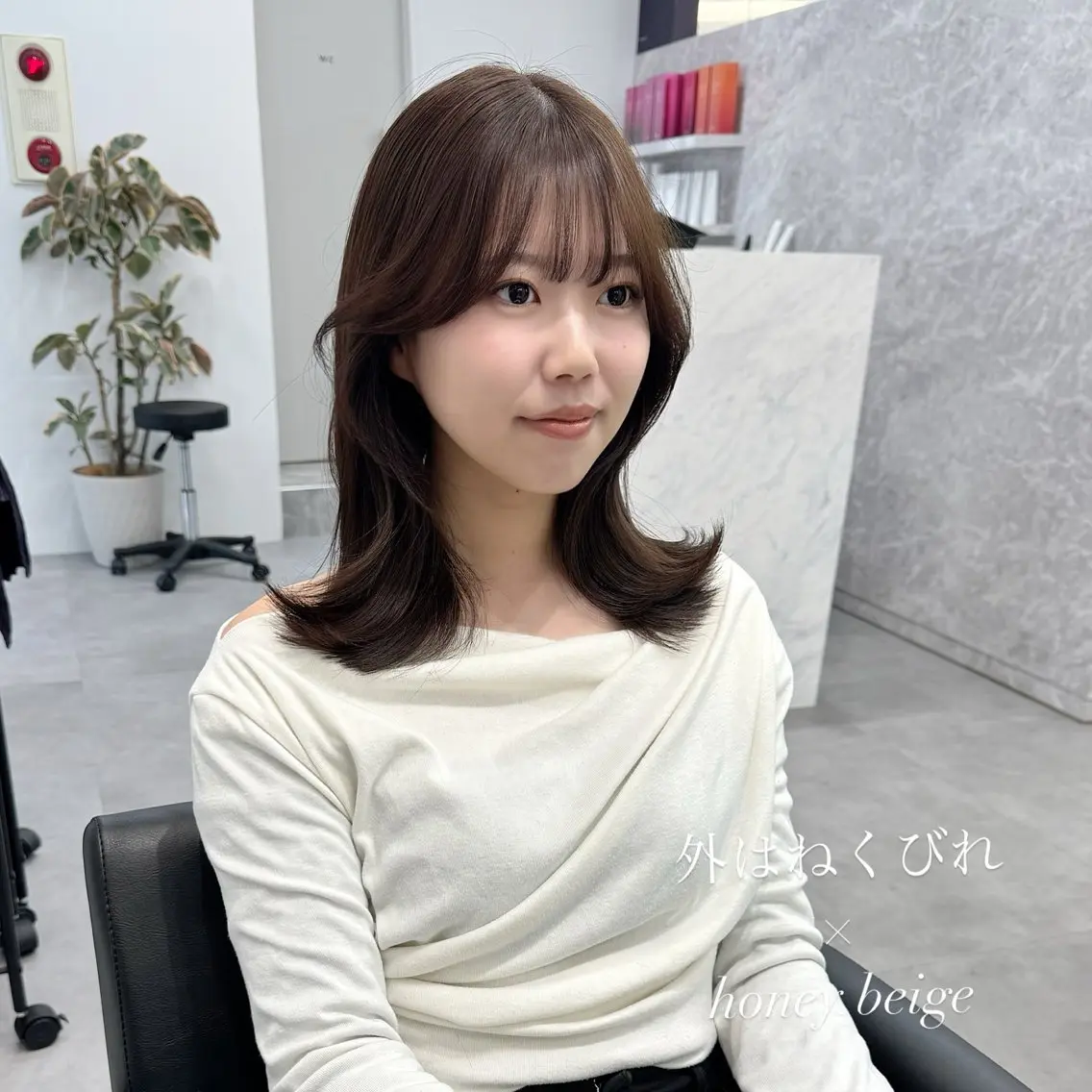 セミロング 髪質改善韓国レイヤー SHIORI🦋のヘアスタイル
