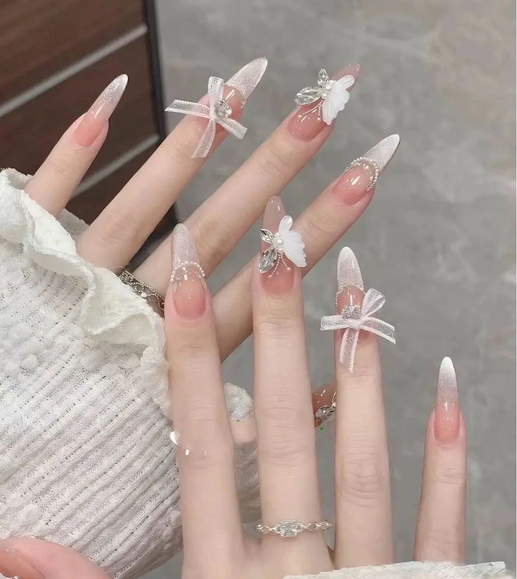 ネイル 長さ出し フレンチネイル グラデーション 卒業式 マグネットネイル ハンドネイル MIHANA NAILのネイルデザイン