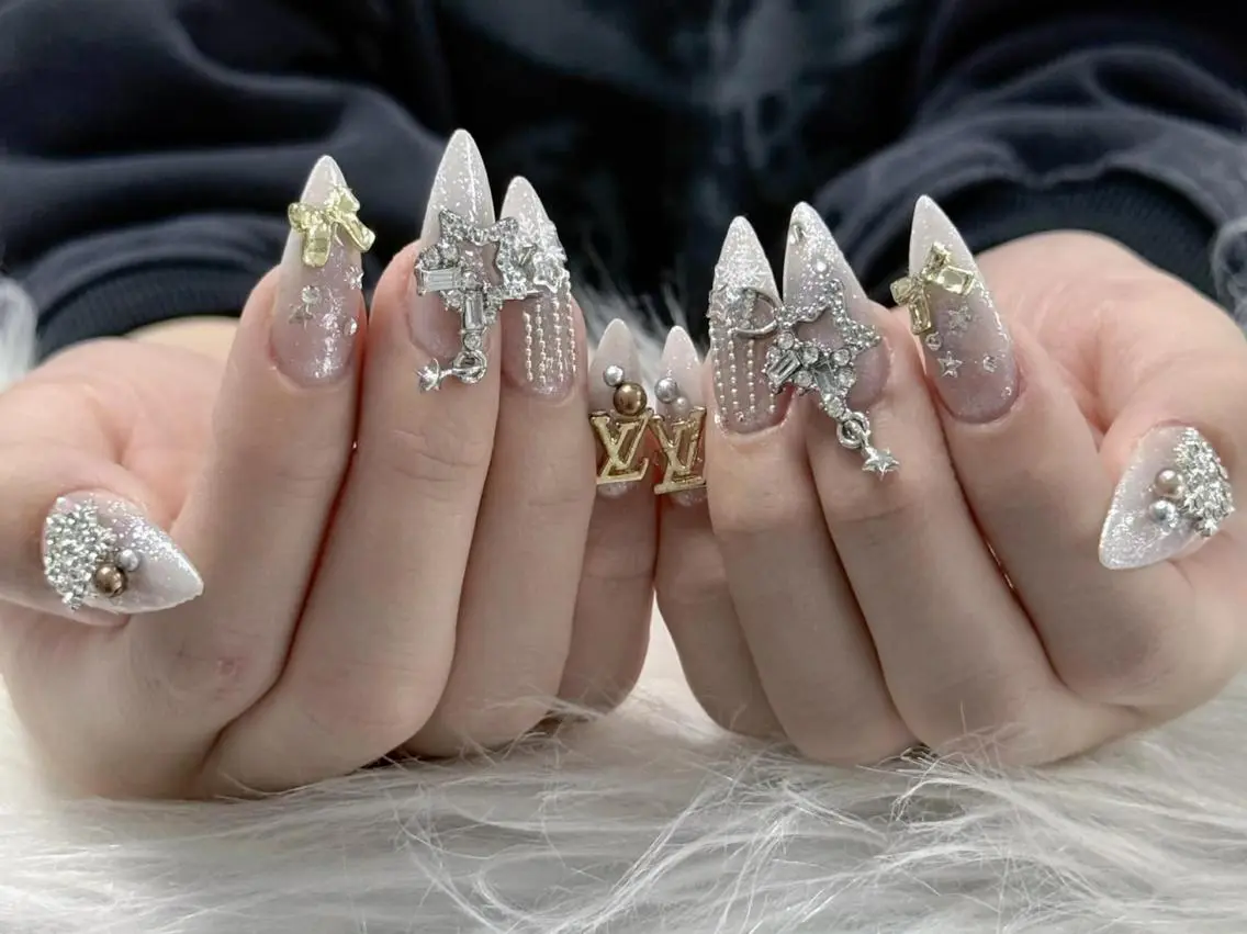 ネイル 長さ出し グラデーション 卒業式 キラキラネイル マグネットネイル ハンドネイル アンアンBelle Nail 池袋のネイルデザイン