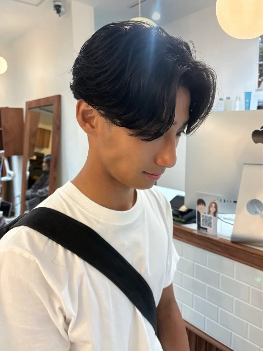 ショート パーマ ヘアアレンジ メンズ メンズパーマ ニュアンスパーマ カット パーマ 垢抜けメンズカット/ 毛流れパーマ/ユウトのヘアスタイル