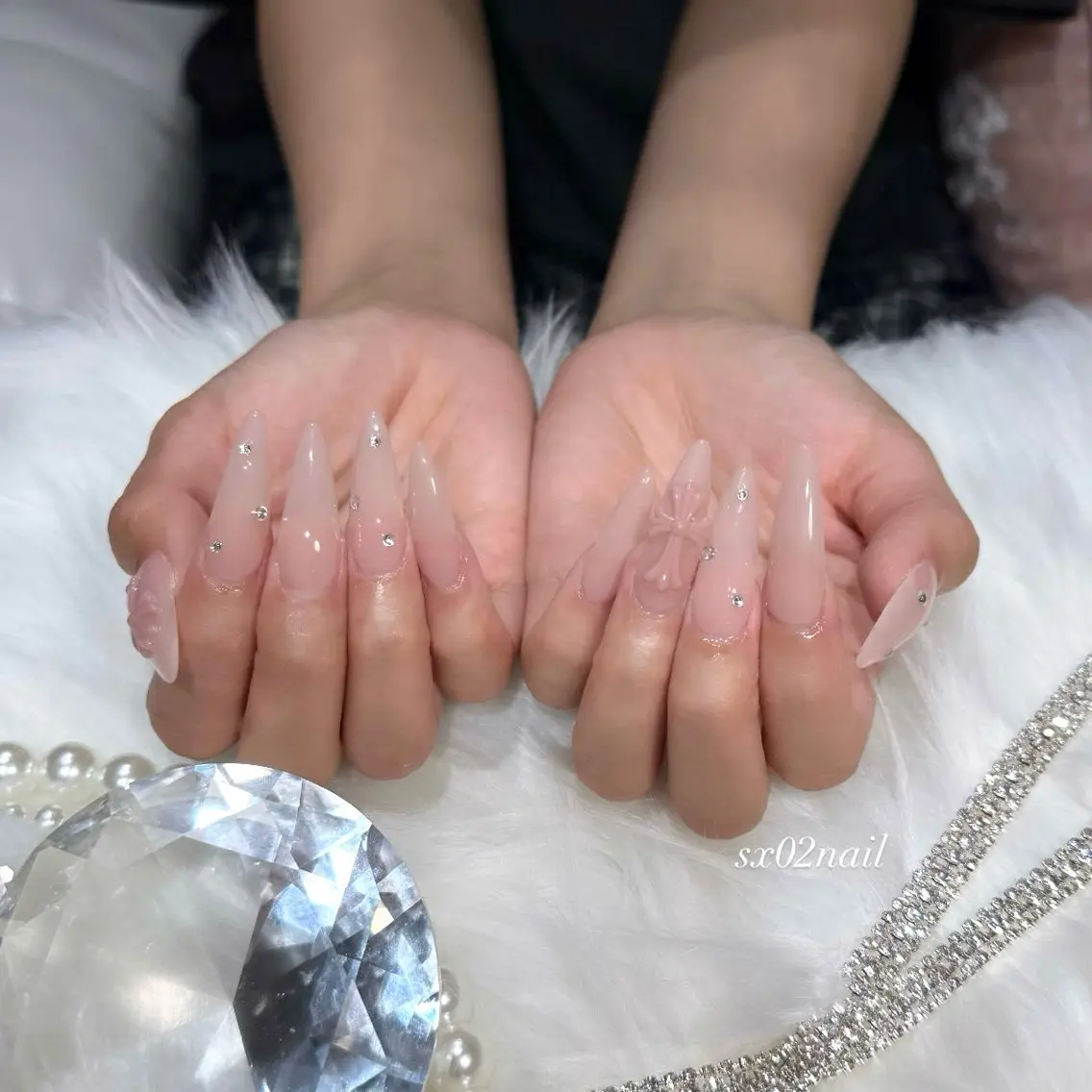 ネイル ハンドネイル 𝑆𝐸𝑅𝐴♡ 大人ギャル ワンホンのネイルデザイン