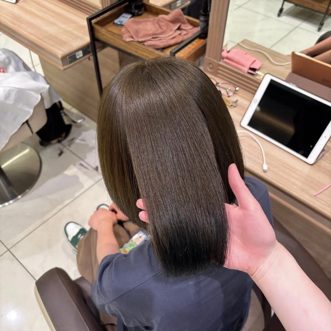 ミディアム カラー ブリーチ ブリーチなしカラー オリーブカラー ヘアカラー ブリーチカラー/ダブ ルカラー/みゆ🩰のヘアスタイル