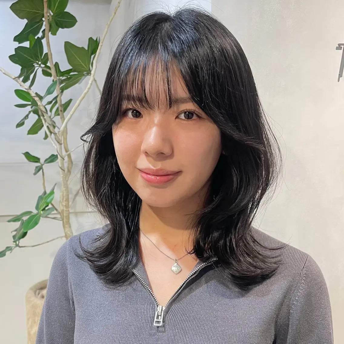 ミディアム 顔周りレイヤー꙳⋆ ミディアム⌇SAKIのヘアスタイル