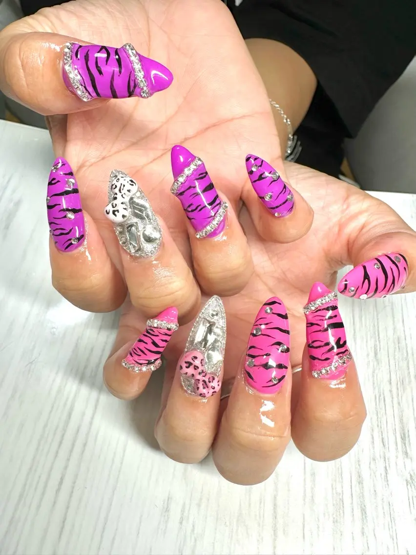 ロング Nailsalon PiPiのネイルデザイン