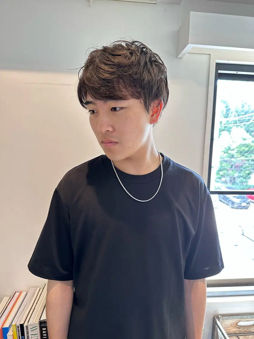ショート パーマ メンズ フェードカット メンズパーマ 刈り上げ 榎本 健太のヘアスタイル