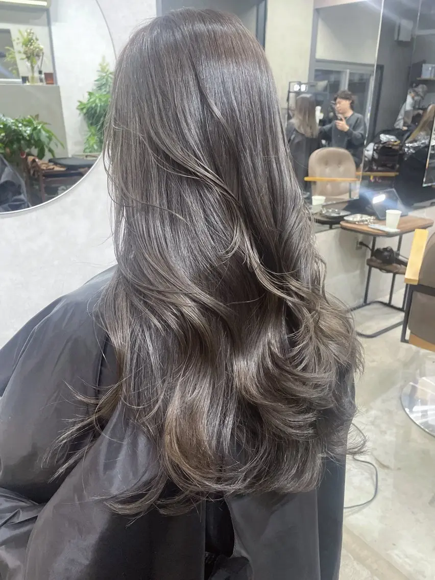 ロング カラー グレージュ レイヤーカット AIRI layer cut hairのヘアスタイル
