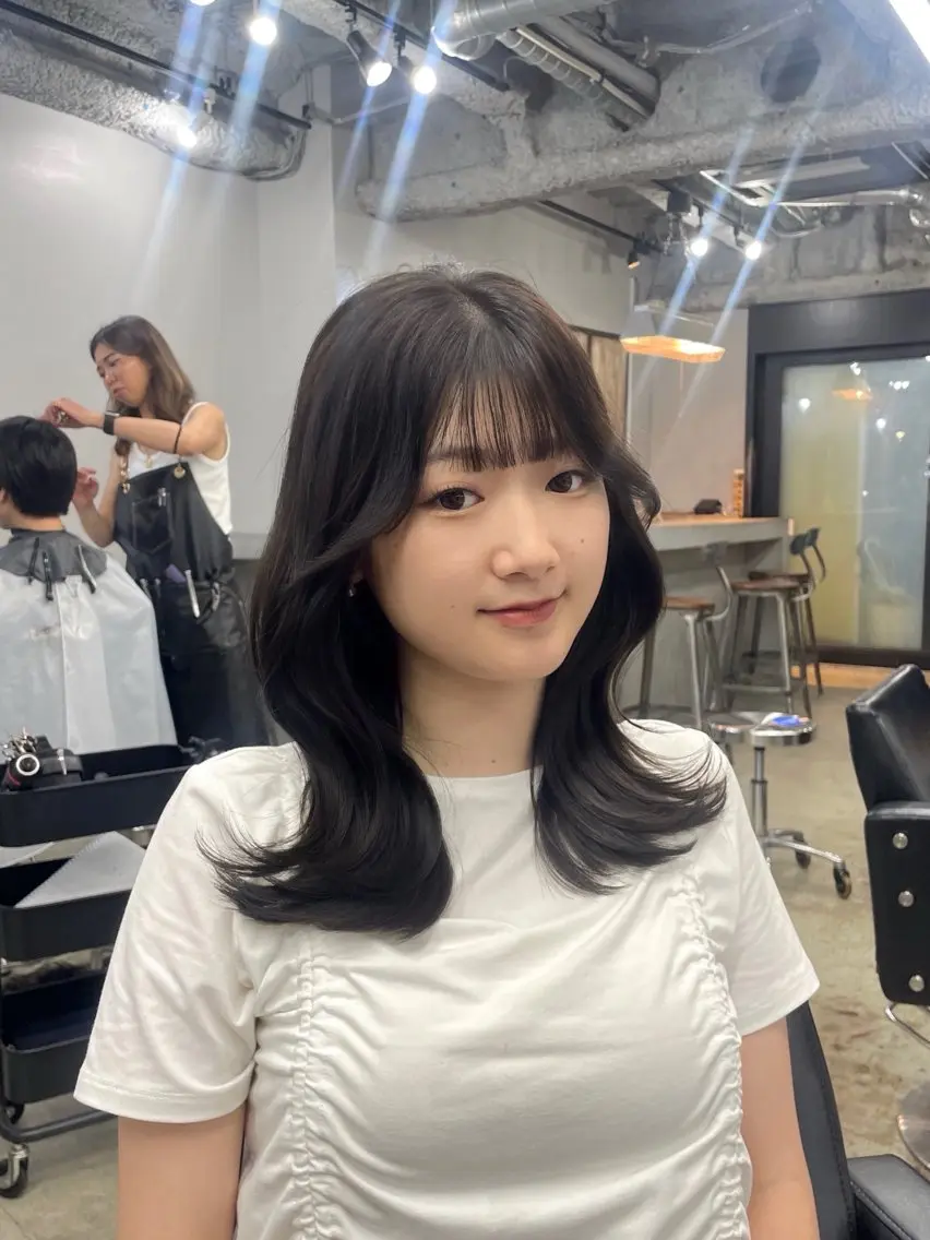 セミロング カラー ヘアカラー トリートメント ヘアセット 新宿/韓国ヘア/ 髪質改善ストレートのヘアスタイル