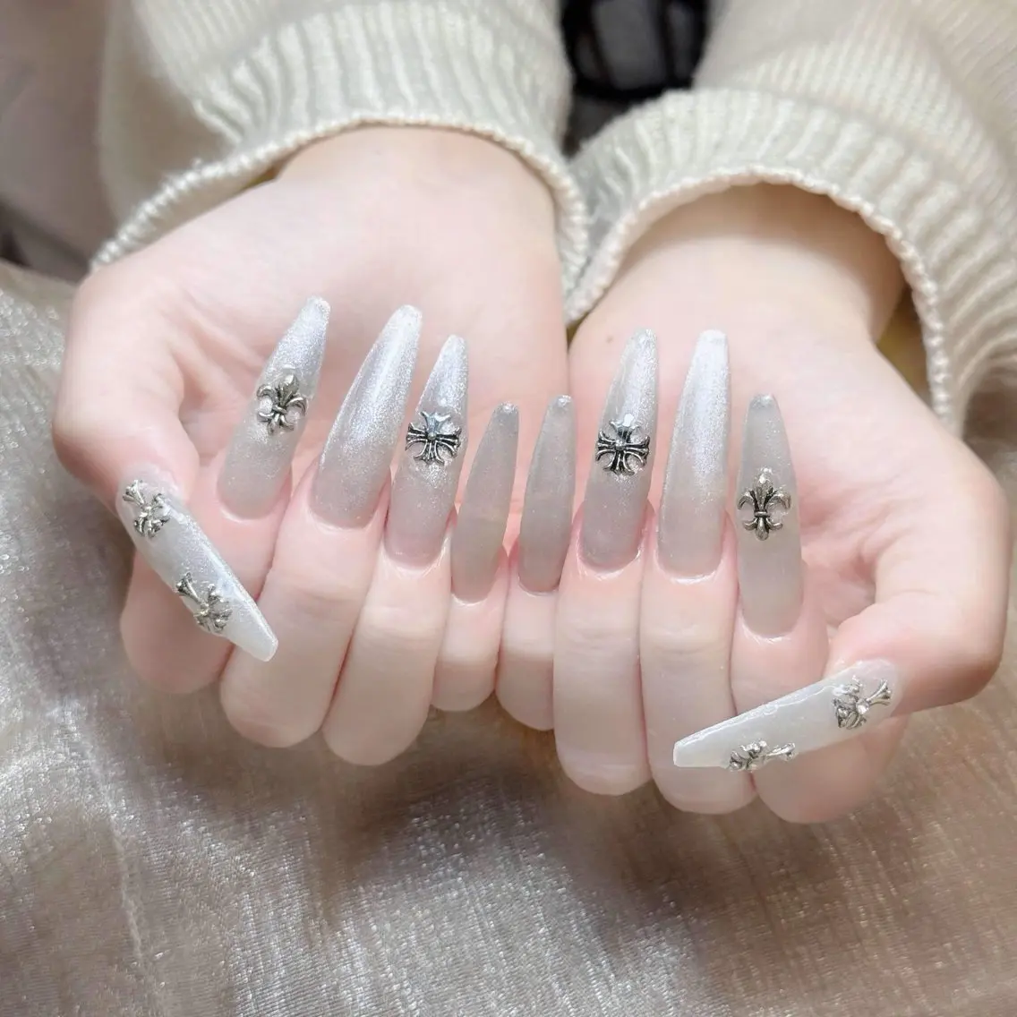 ネイル チークネイル フレンチネイル ジェルネイル ガラスフレンチ 韓国ネイル ハンドネイル ハンドケア Anh Nail 歌舞伎町のネイルデザイン