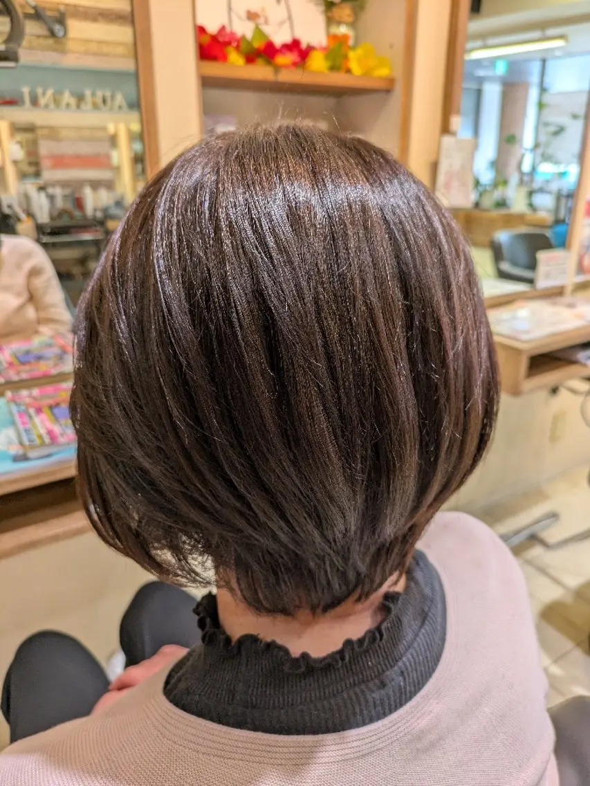 ミディアム ボブ 塚原 友紀子のヘアスタイル
