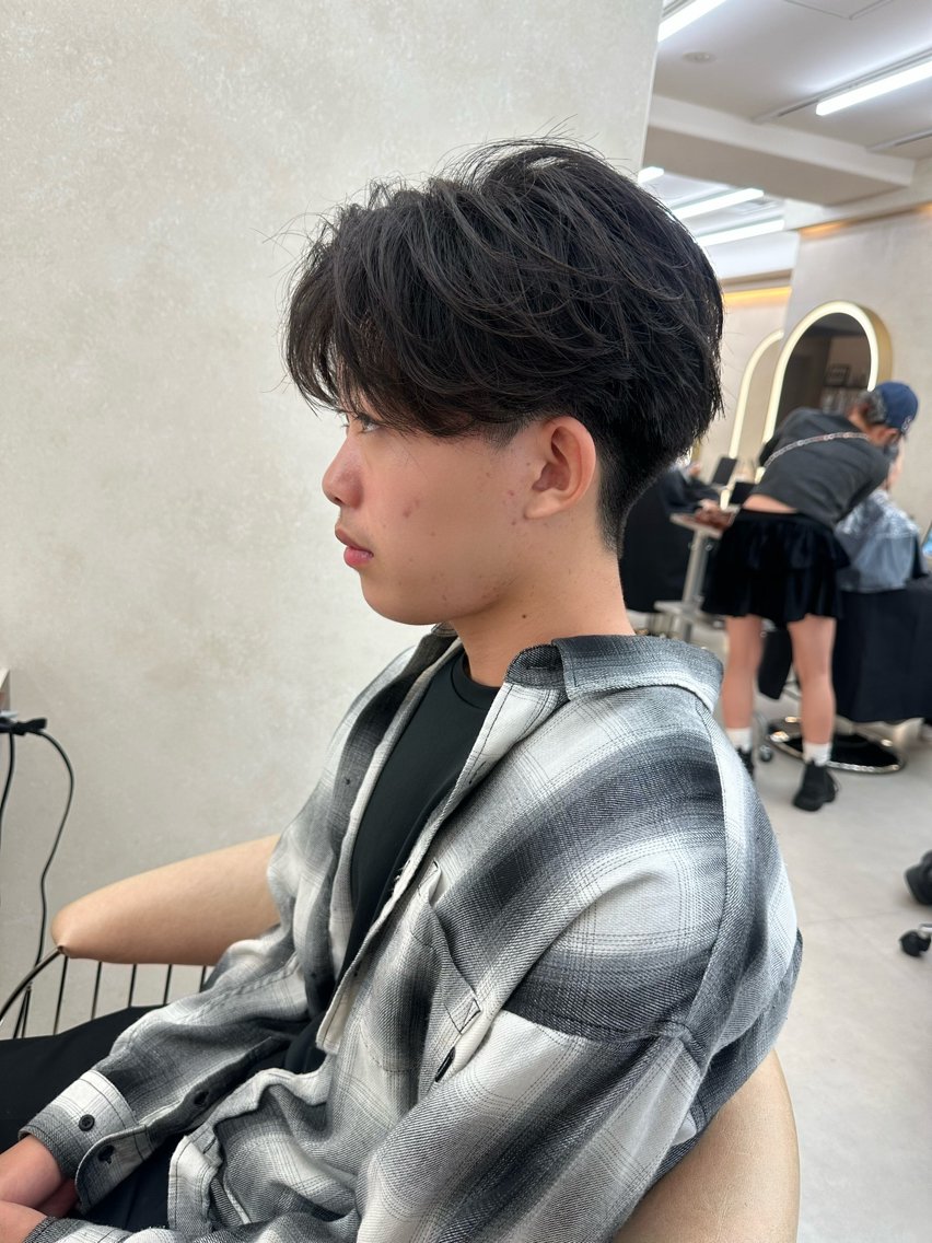 メンズ センターパート メンズパーマ カット メンズカット/センタ ーパート✂️内田将太のヘアスタイル