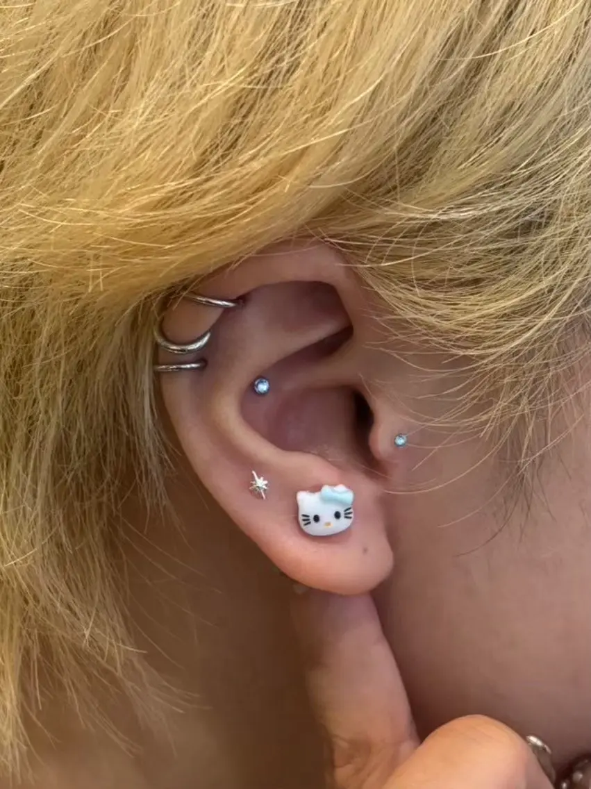 【耳つぼジュエリー💎6粒￥2750✨️】の写真