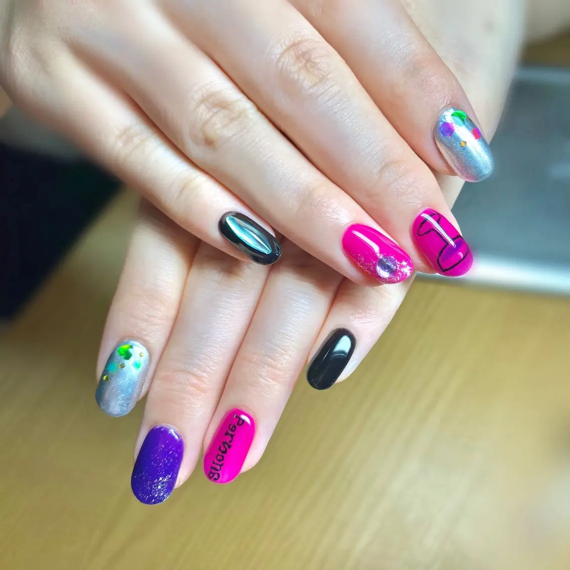 ネイル アートネイル ジェルネイル キラキラネイル mio nail TANIのネイルデザイン