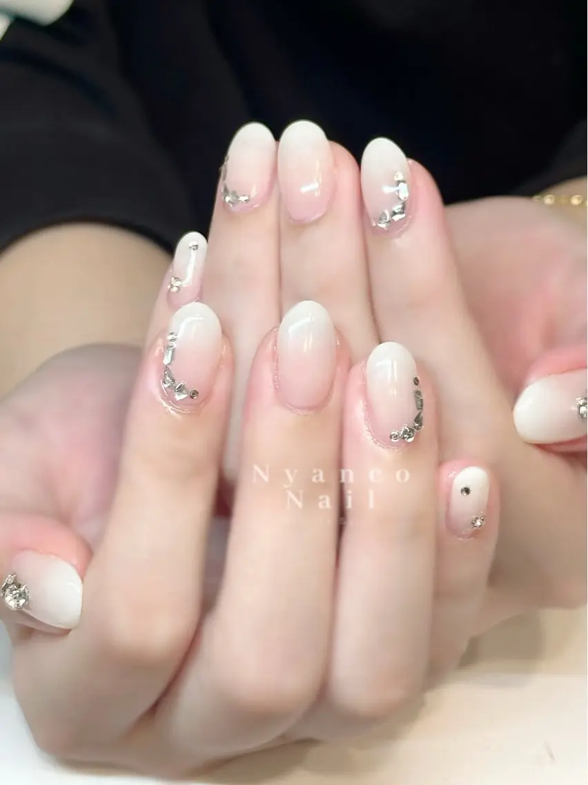 ネイル ジェルネイル グラデーション キラキラネイル 韓国ネイル オフィスネイル Nyanco Nailのネイルデザイン