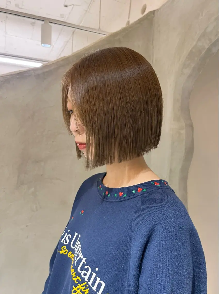 ミディアム カラー カット ヘアカラー トリートメント 切りっぱなしボブ/ 艶カラー/綾莉のヘアスタイル