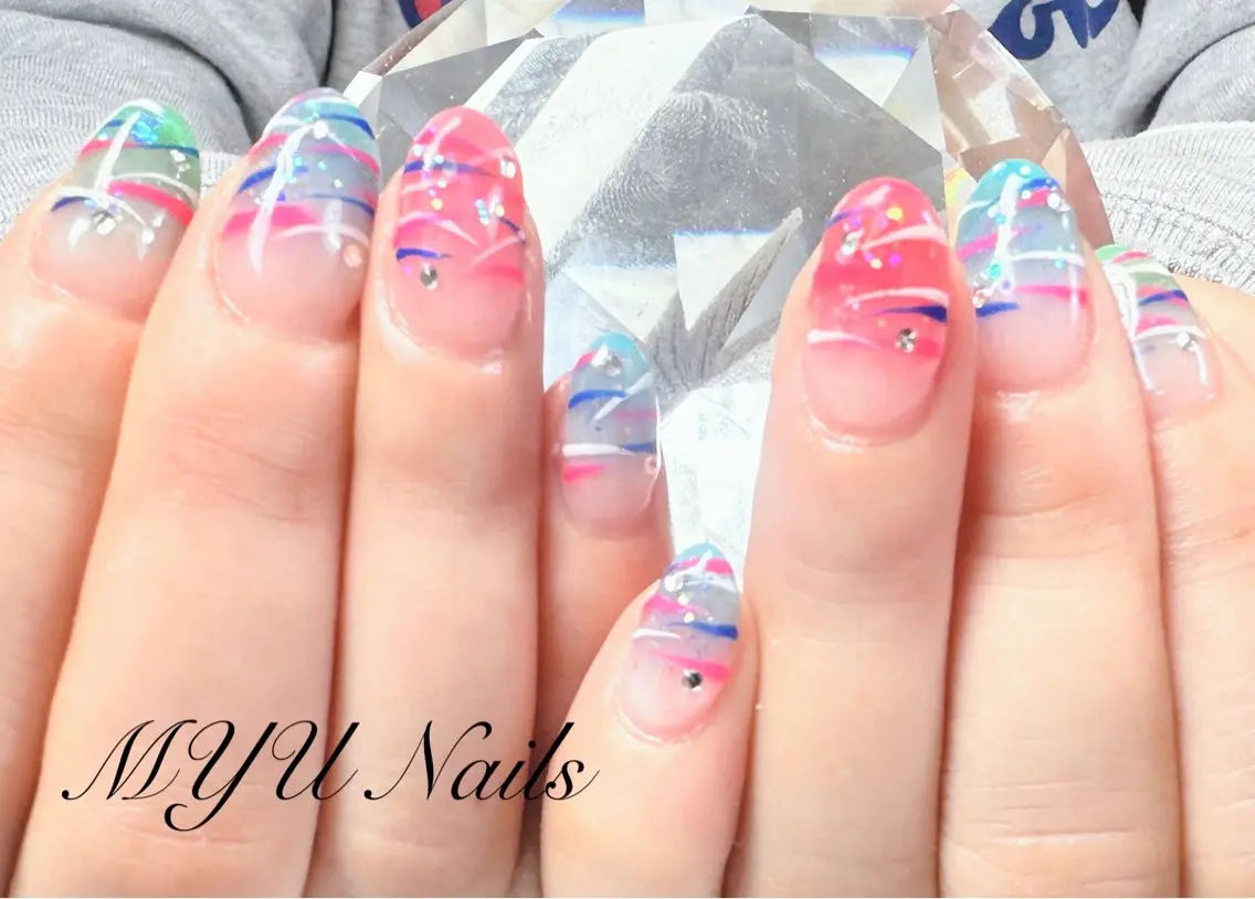 ネイル ジェルネイル 持ち込み ニュアンスネイル パラジェル 夏ネイル ニュアンスネイル🌈 MYU Nailsのネイルデザイン