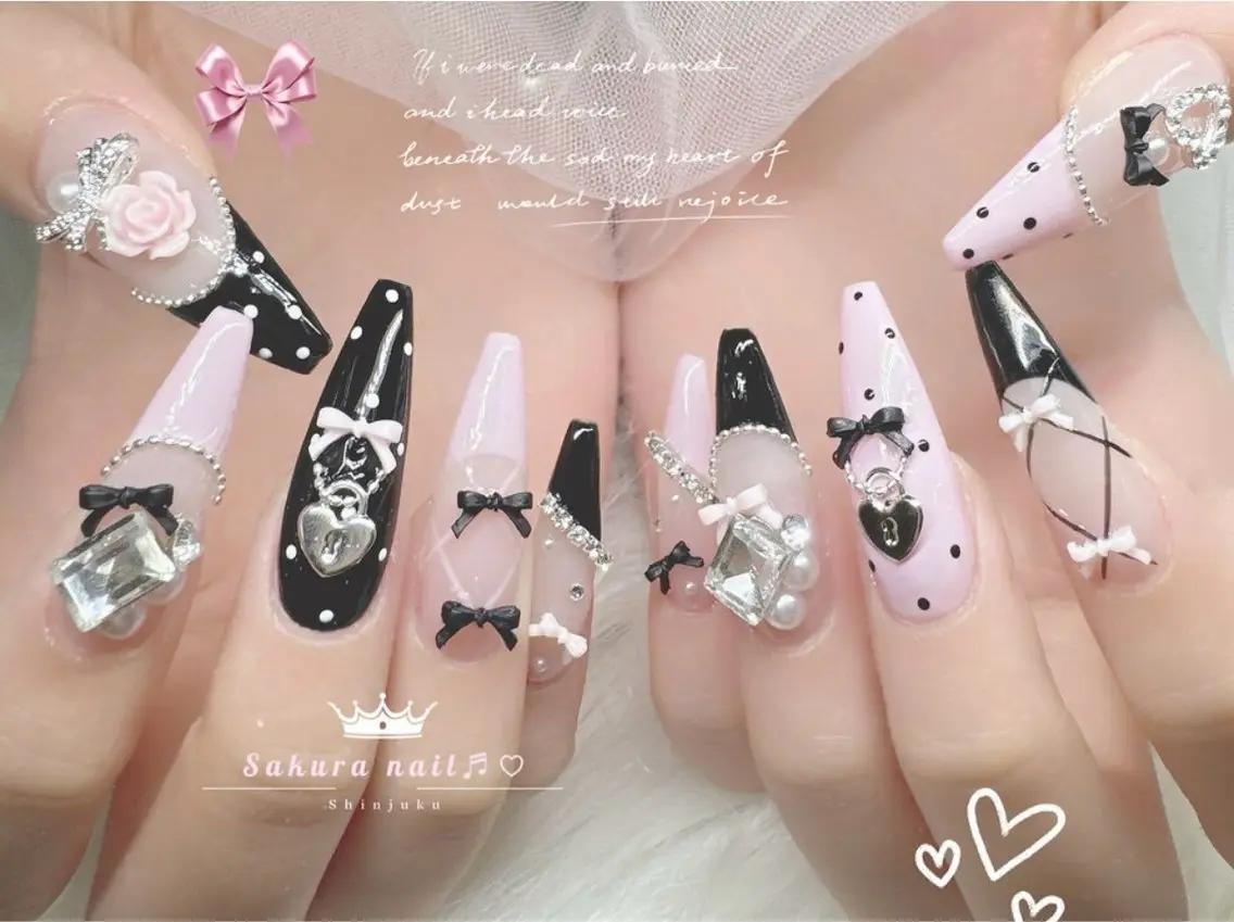 ネイル オーロラネイル クリアネイル フラッシュネイル フレンチネイル ジェルネイル ハンドネイル Sakura Nail Salonのネイルデザイン