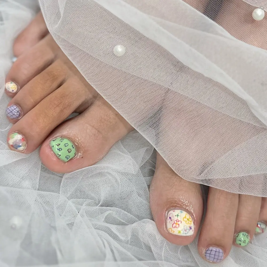 ネイル ハンドネイル フットネイル LAVISH nanamiのネイルデザイン