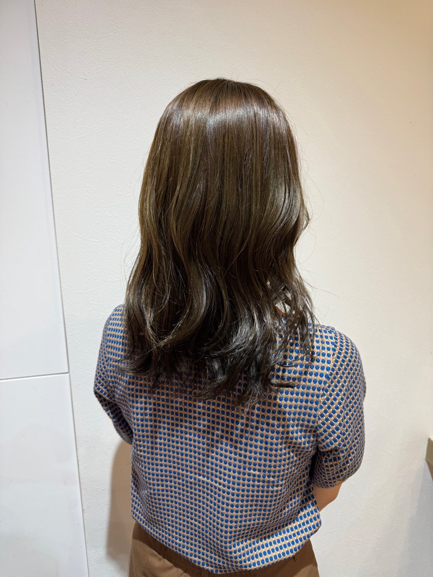 ロング カラー 山際 樹璃のヘアスタイル