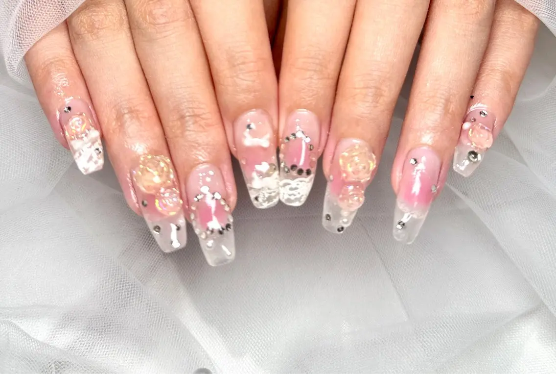 ネイル ガーリー ハンドネイル Reauty Nailのネイルデザイン
