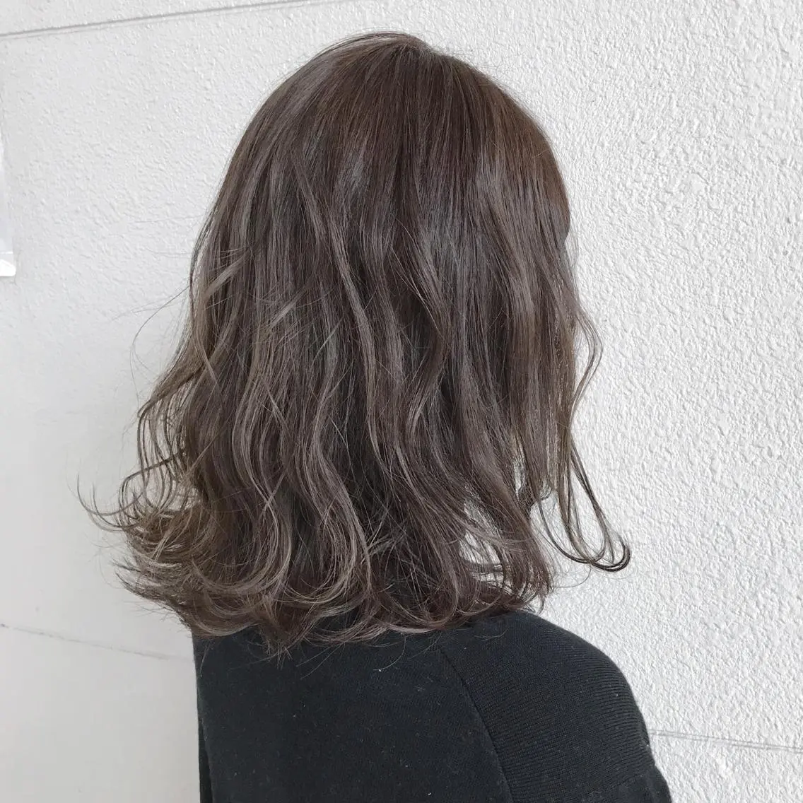 ミディアム カラー ベージュカラー 透明感カラー イルミナカラー レイヤーカット ボブ・レイヤーカット 吉敷航一のヘアスタイル